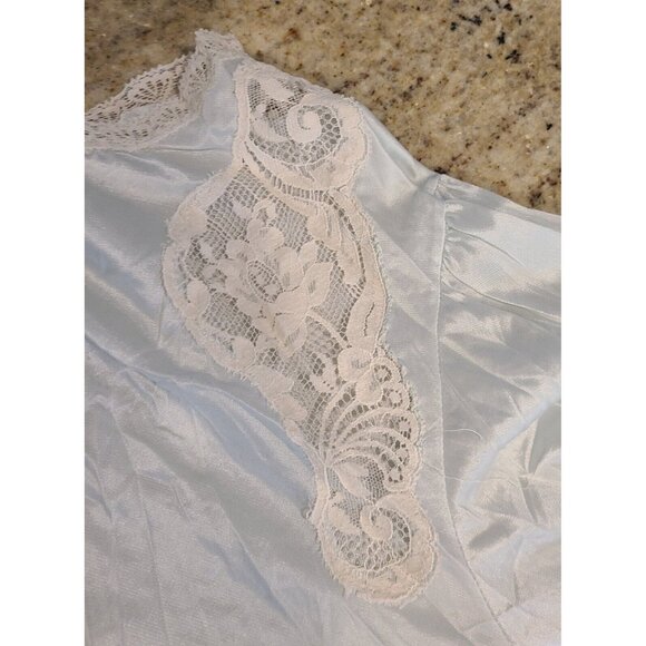 Vintage Miss Elaine Nightgown Size L ?? Blue Lace Button nightgown *flaws* - Picture 7 of 16